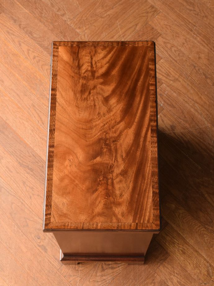 おしゃれなチェストの天板