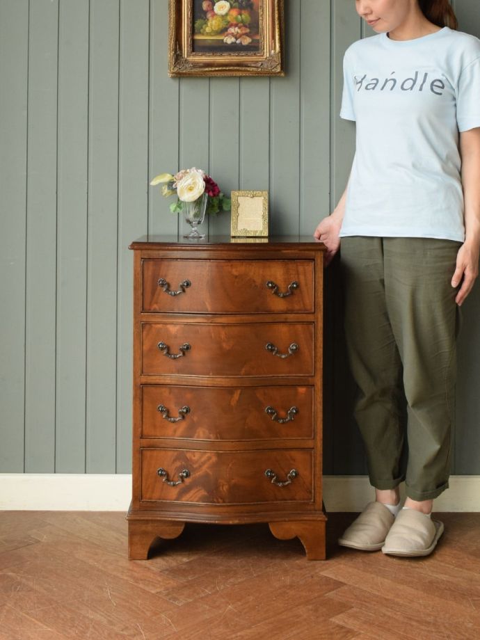 英国アンティークのチェスト