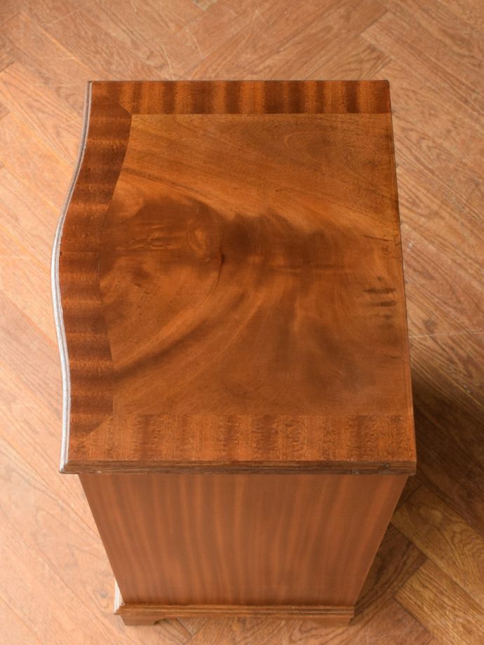 アンティークチェストの天板