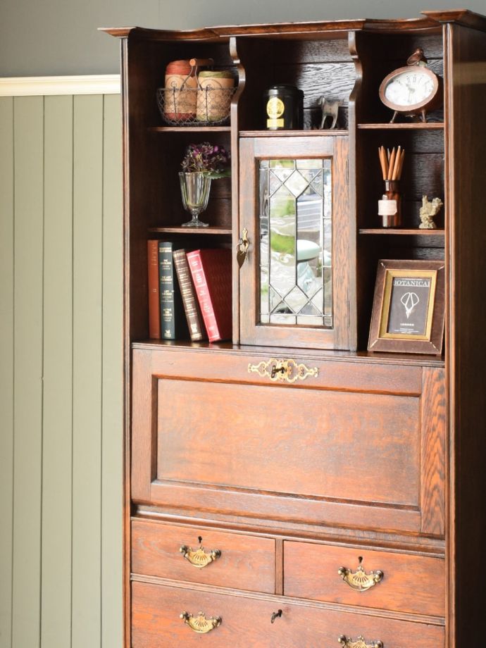 アンティーク家具らしさが漂うビューロー