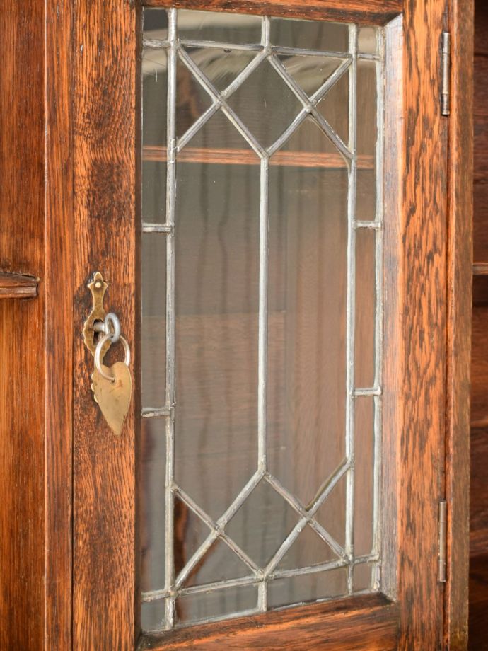 アンティークガラスの扉
