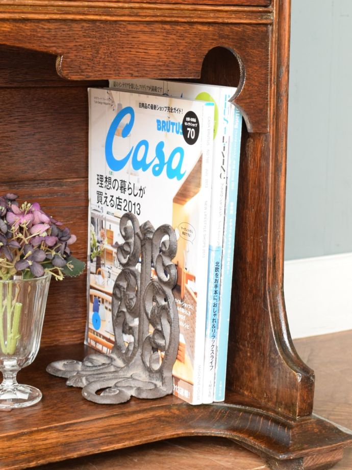 収納たっぷりのキャビネット