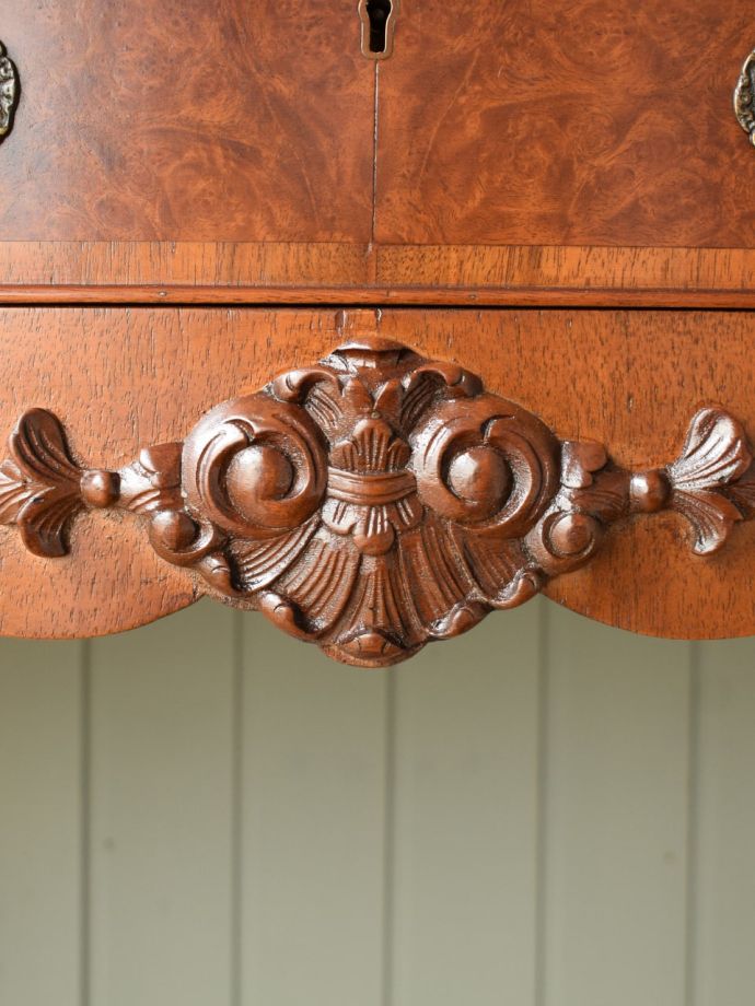 キャビネットの装飾