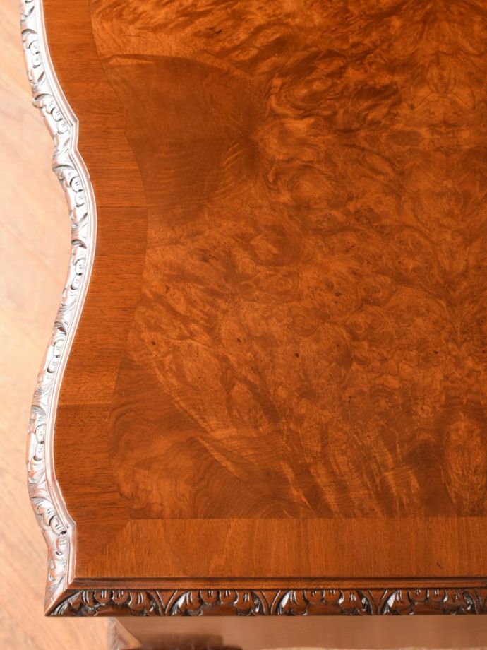 アンティークサイドボードの天板