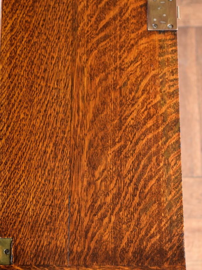 アンティークビューローのデスク