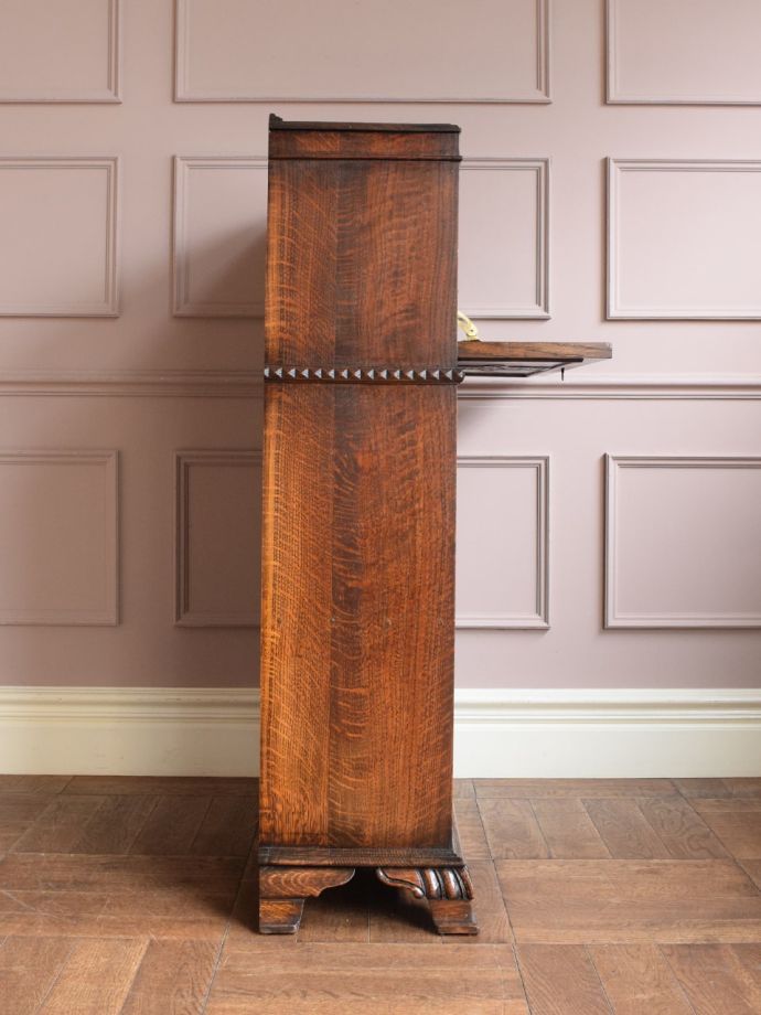 ビューローの側面