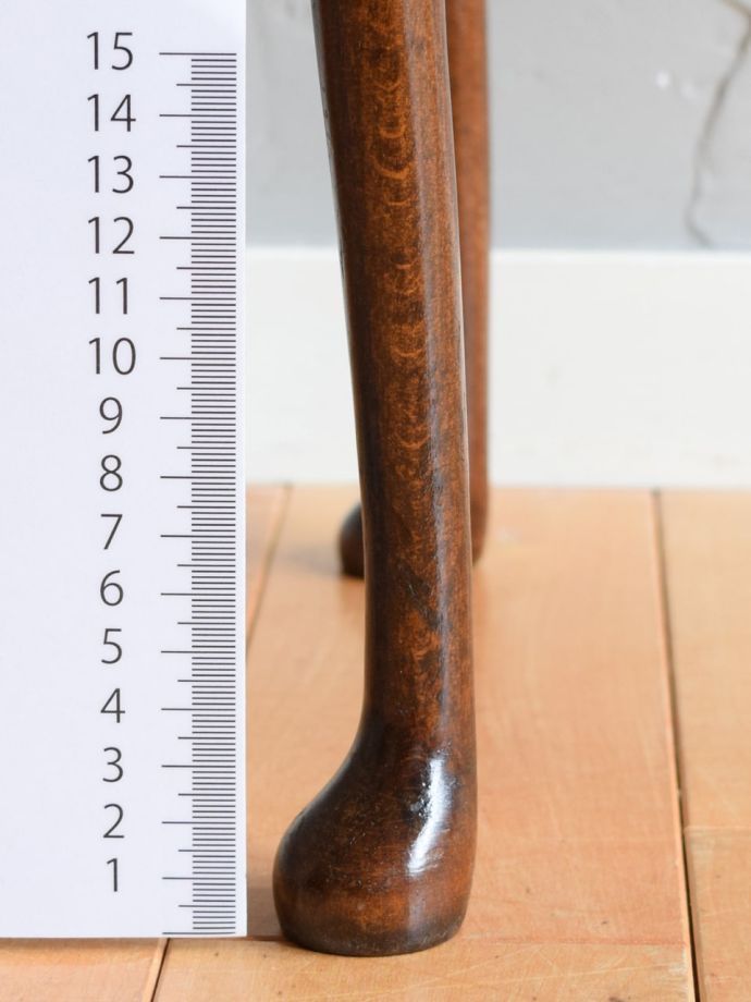 アンティークテーブルの脚