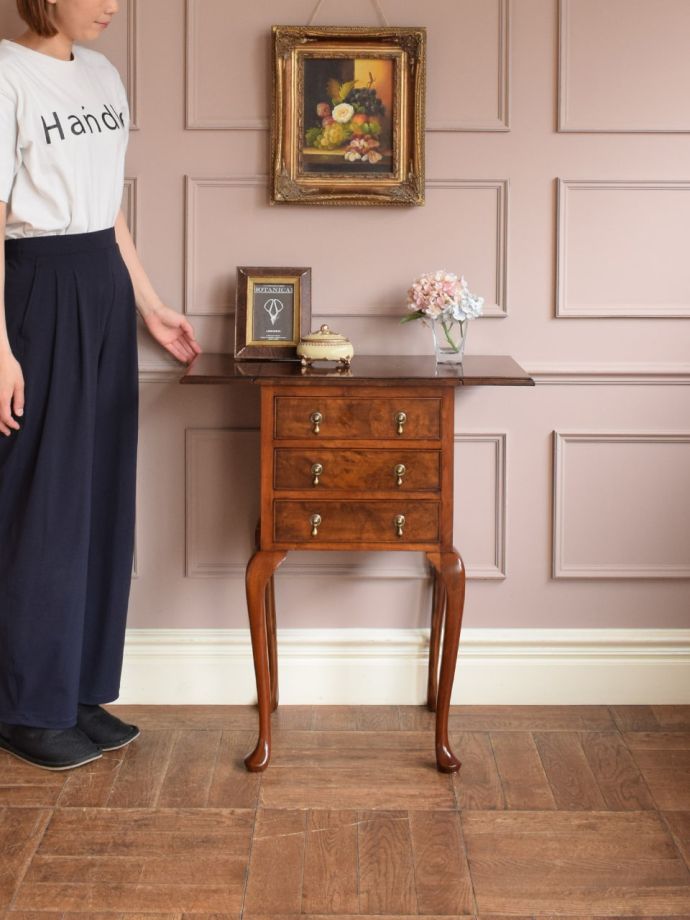 英国アンティークのチェスト