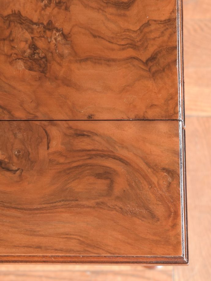 サイドチェストの天板