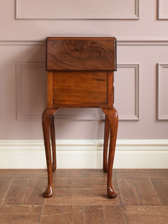 アンティークチェストの反対側