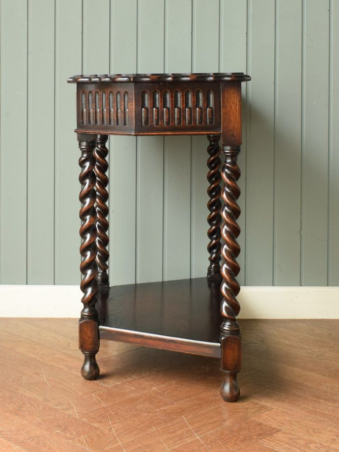 コンソールテーブルの側面