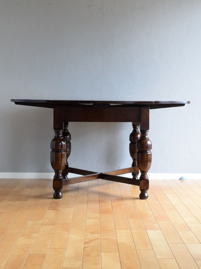 便利なドローリーフテーブル