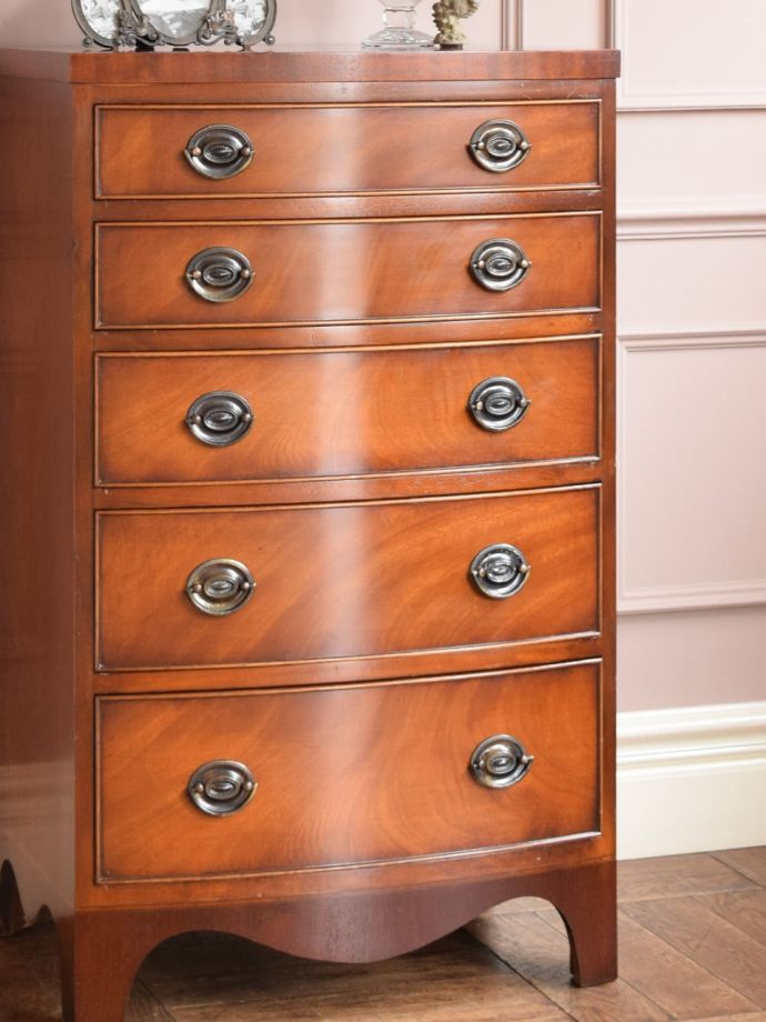 アンティークチェストの美しい木目