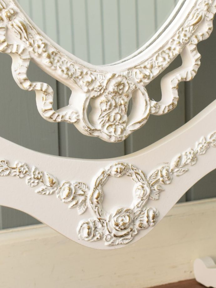 アンティーク家具の装飾