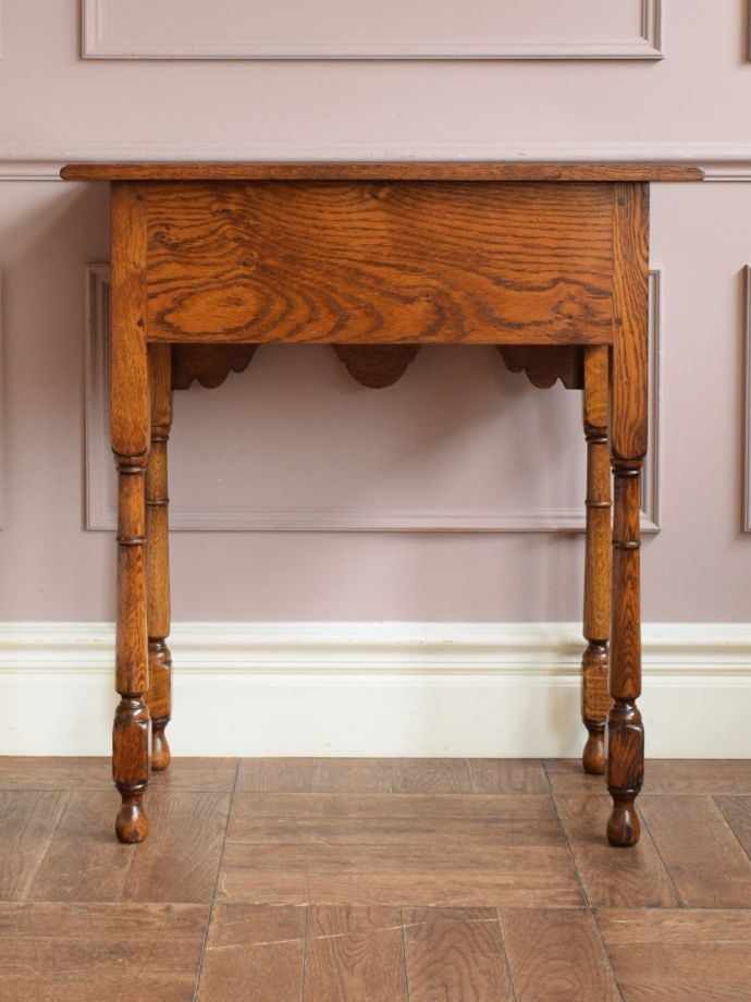 コンソールテーブルの後ろ姿