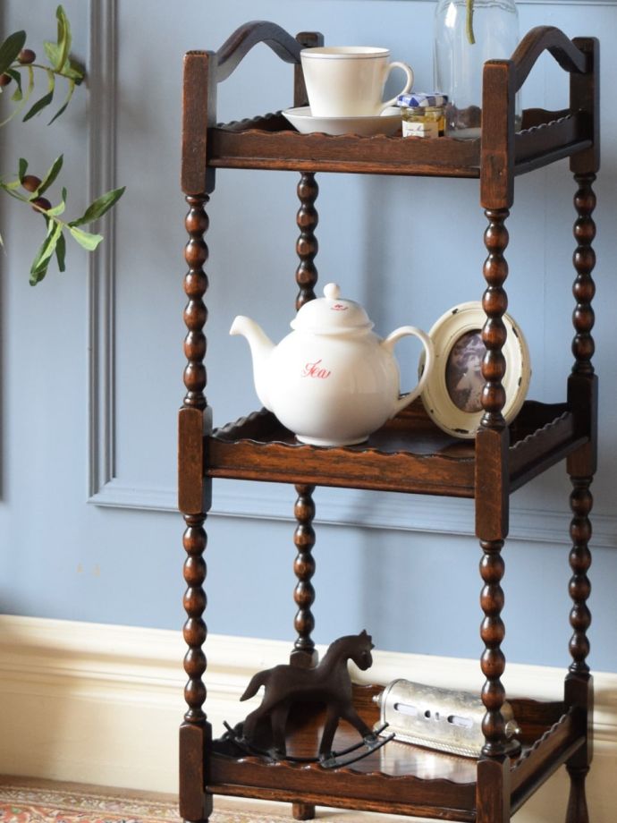 英国のアンティーク家具らしいデザイン