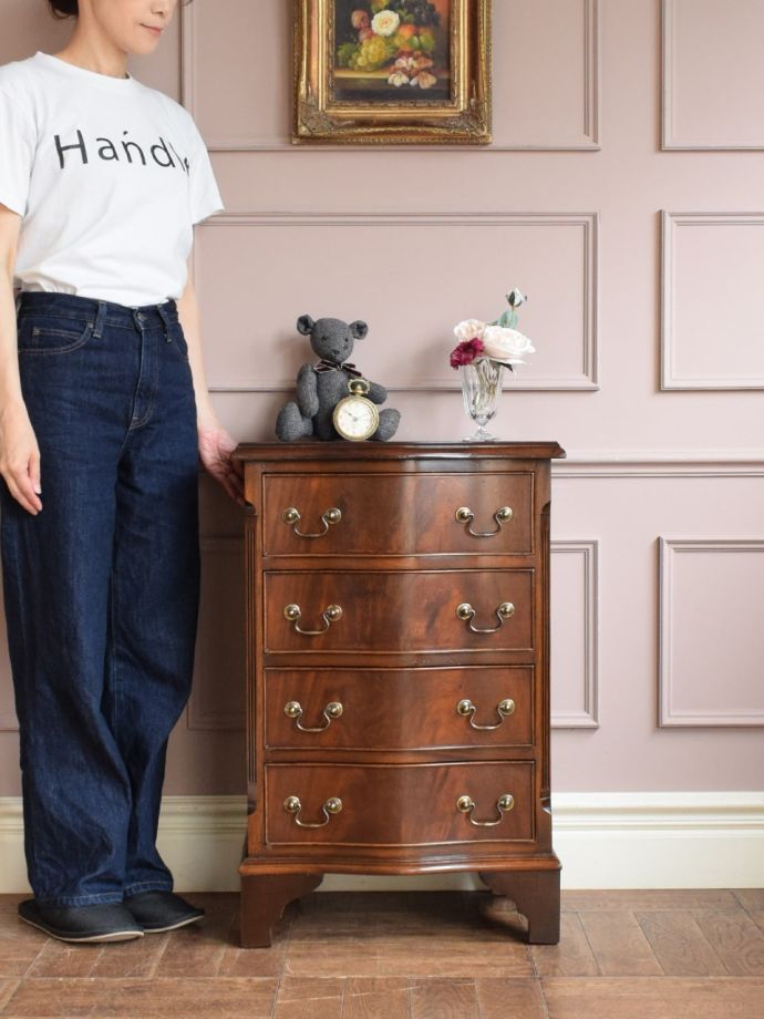 英国アンティークのチェスト