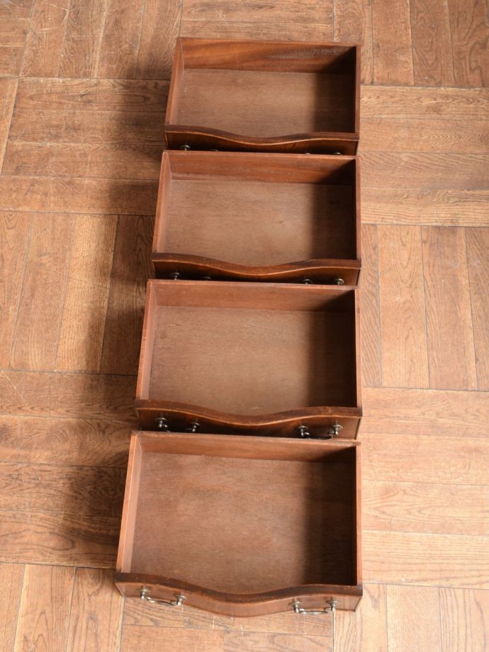 おしゃれなチェストの引き出しの中