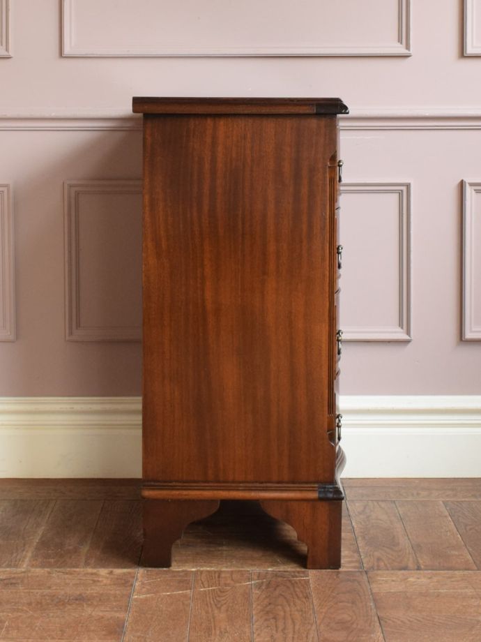 チェストの側面