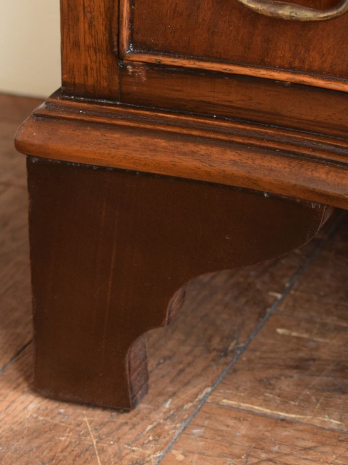 アンティーク家具の脚