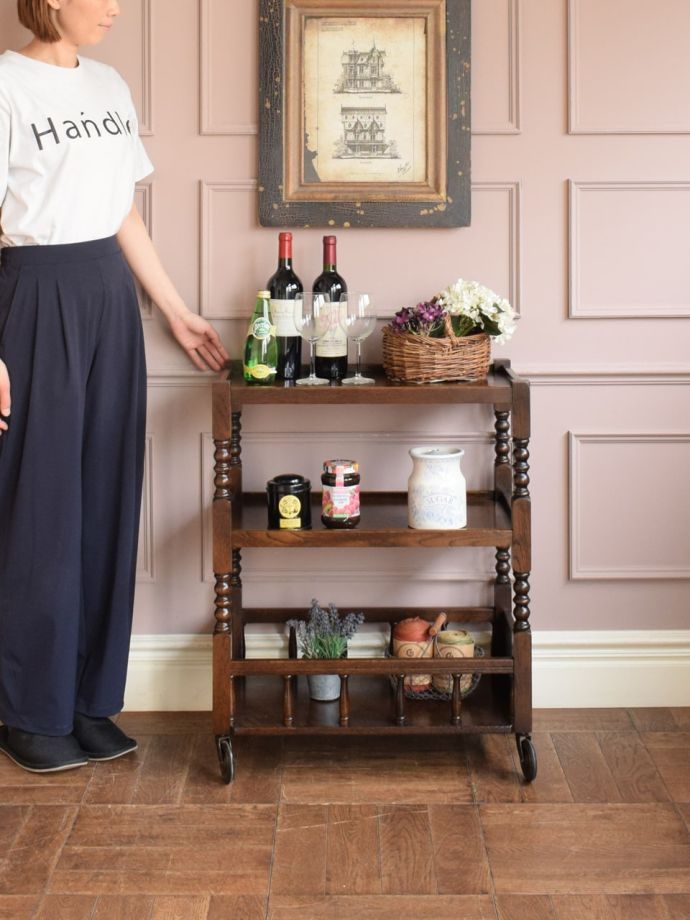 英国アンティークのワゴン