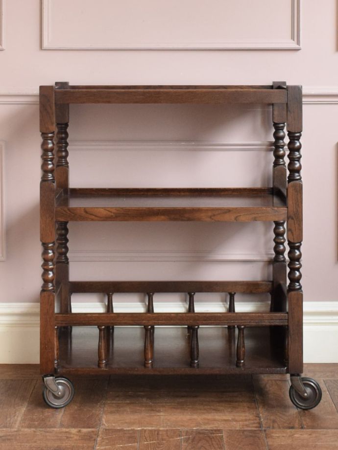 アンティークワゴンの後ろ姿