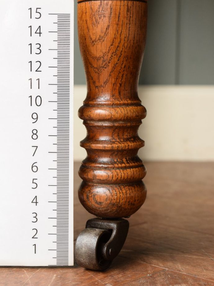 アンティーク家具の脚