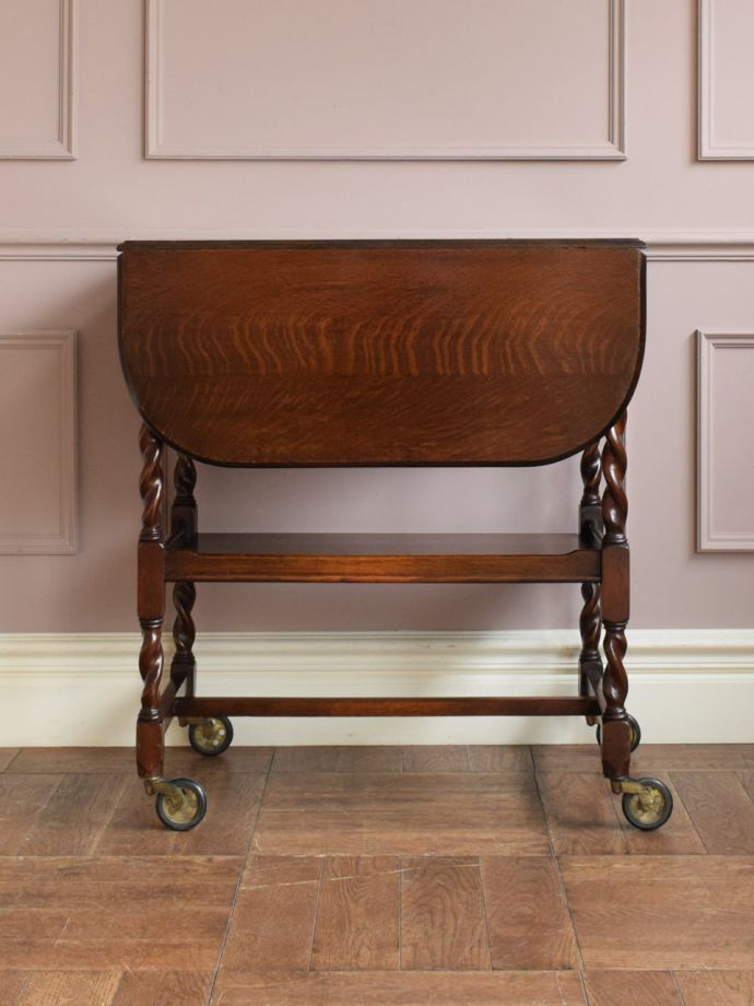 アンティークワゴンの後ろ姿