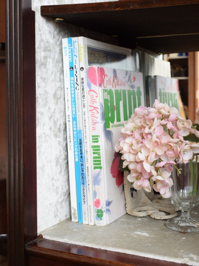 収納たっぷりのキャビネット