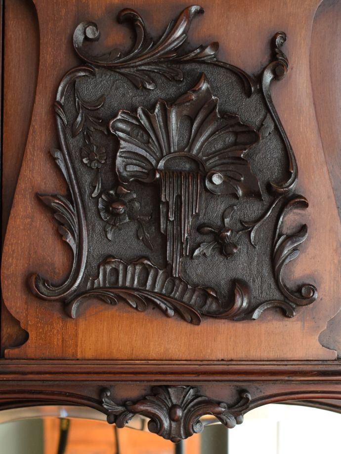 キャビネットの装飾