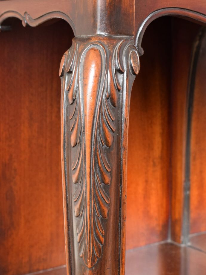 パーラーキャビネットの装飾