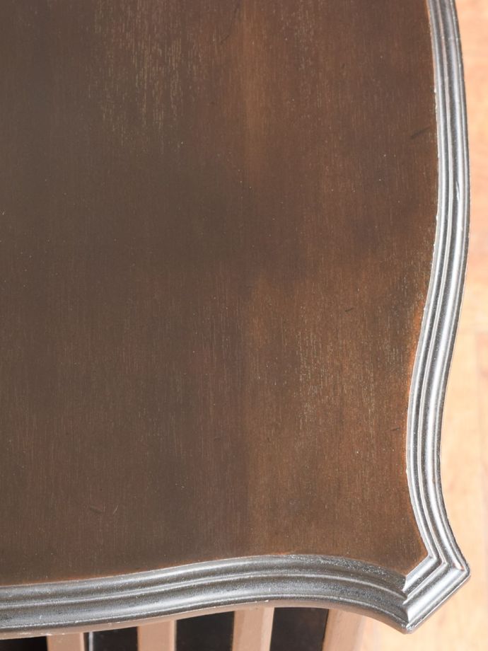 天然木のアンティーク家具の天板