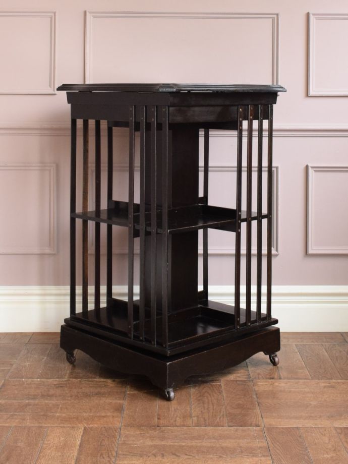 アンティーク本棚の側面