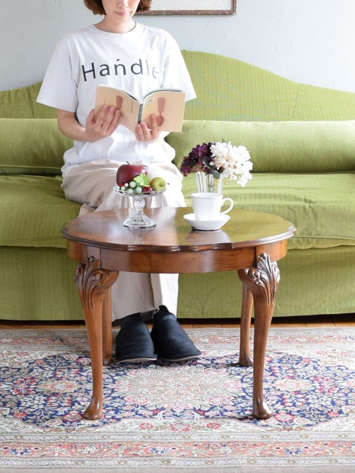 アンティークのコーヒーテーブル