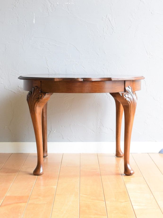 コーヒーテーブルの側面