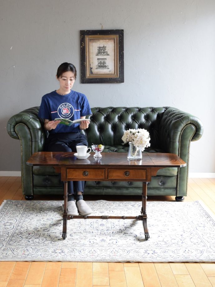 伸長式のコーヒーテーブル