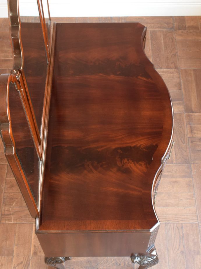 アンティークドレッサーの天板