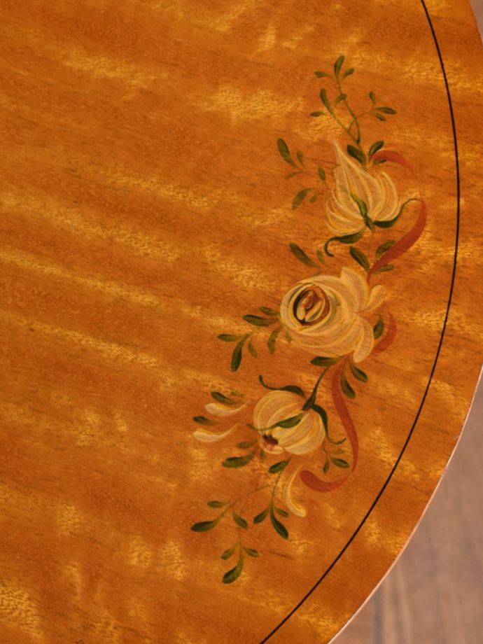 アンティークテーブルの装飾