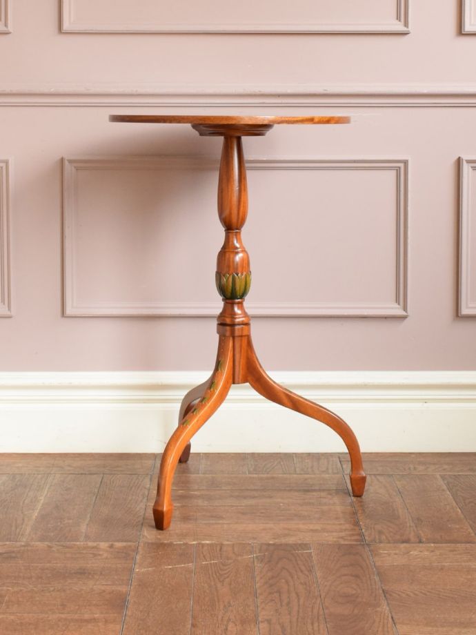 アンティーク家具の側面