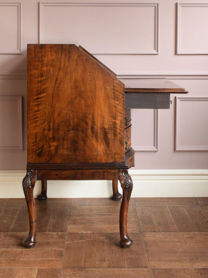 ビューローの側面