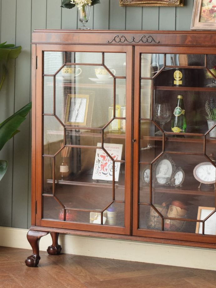 アンティークガラスの扉