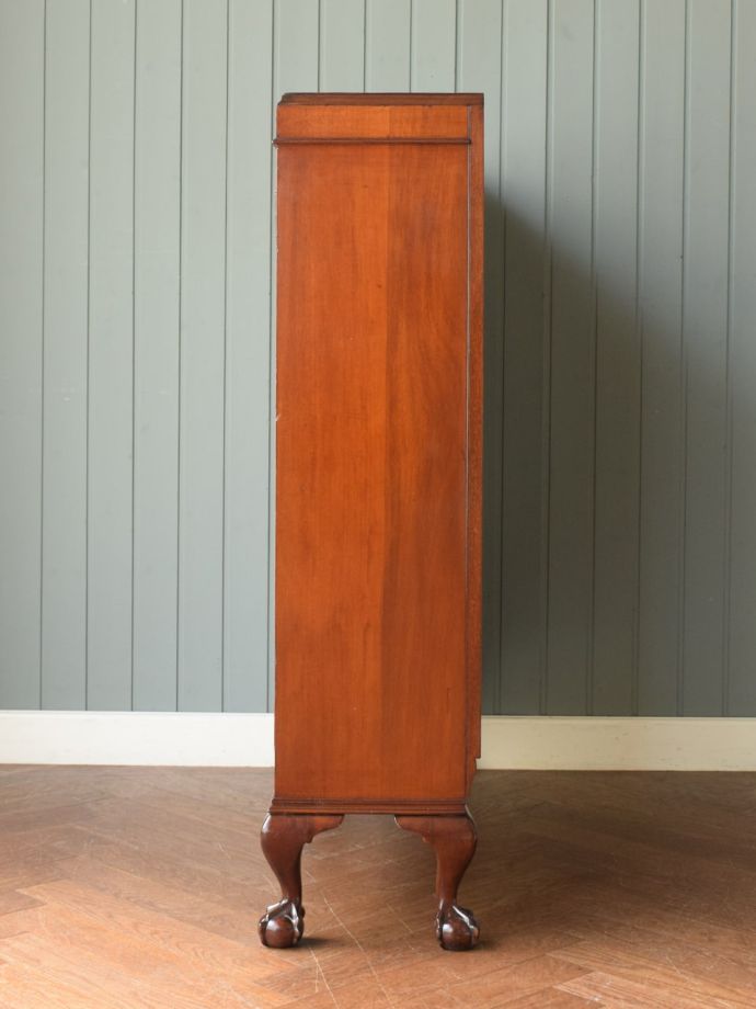 キャビネットの側面