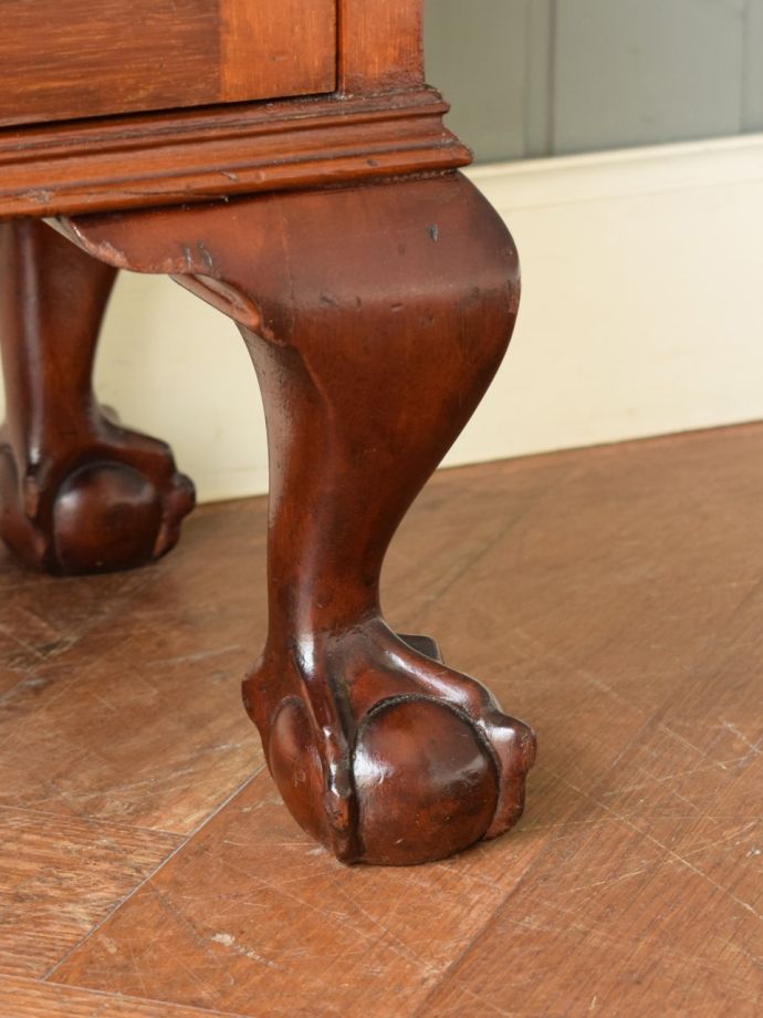 アンティーク家具の脚