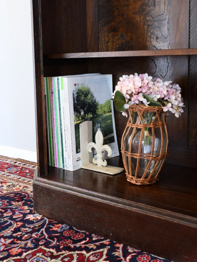 収納たっぷりのキャビネット