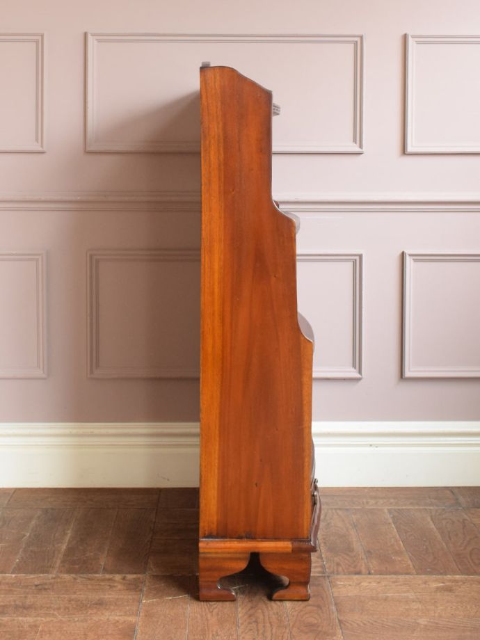 オープンシェルフの側面