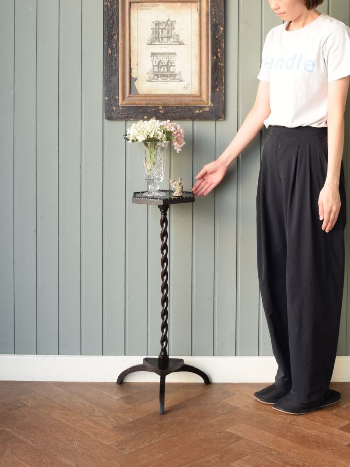 アンティークのプランツスタンド