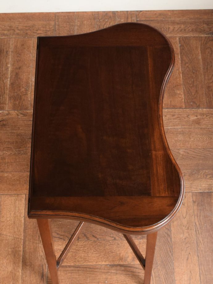 オケージョナルテーブルの天板