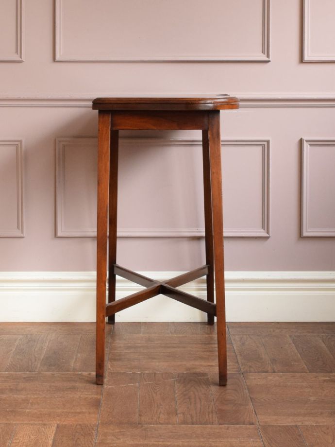 オケージョナルテーブルの側面