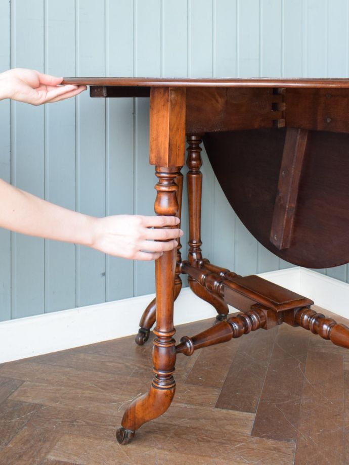 カンタンに伸び縮み出来ます。