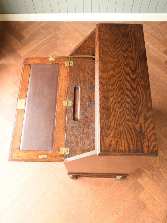 アンティークの書斎デスクの天板